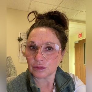 Meet your Posher, Stacy